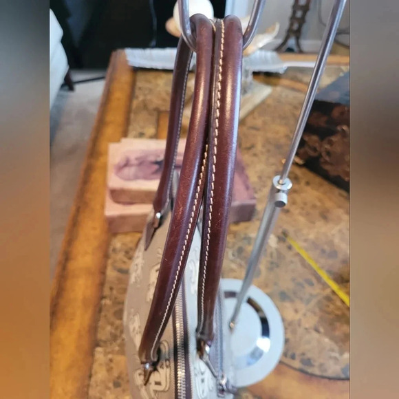 DOONEY AND BOURKE - Picture 6 of 10